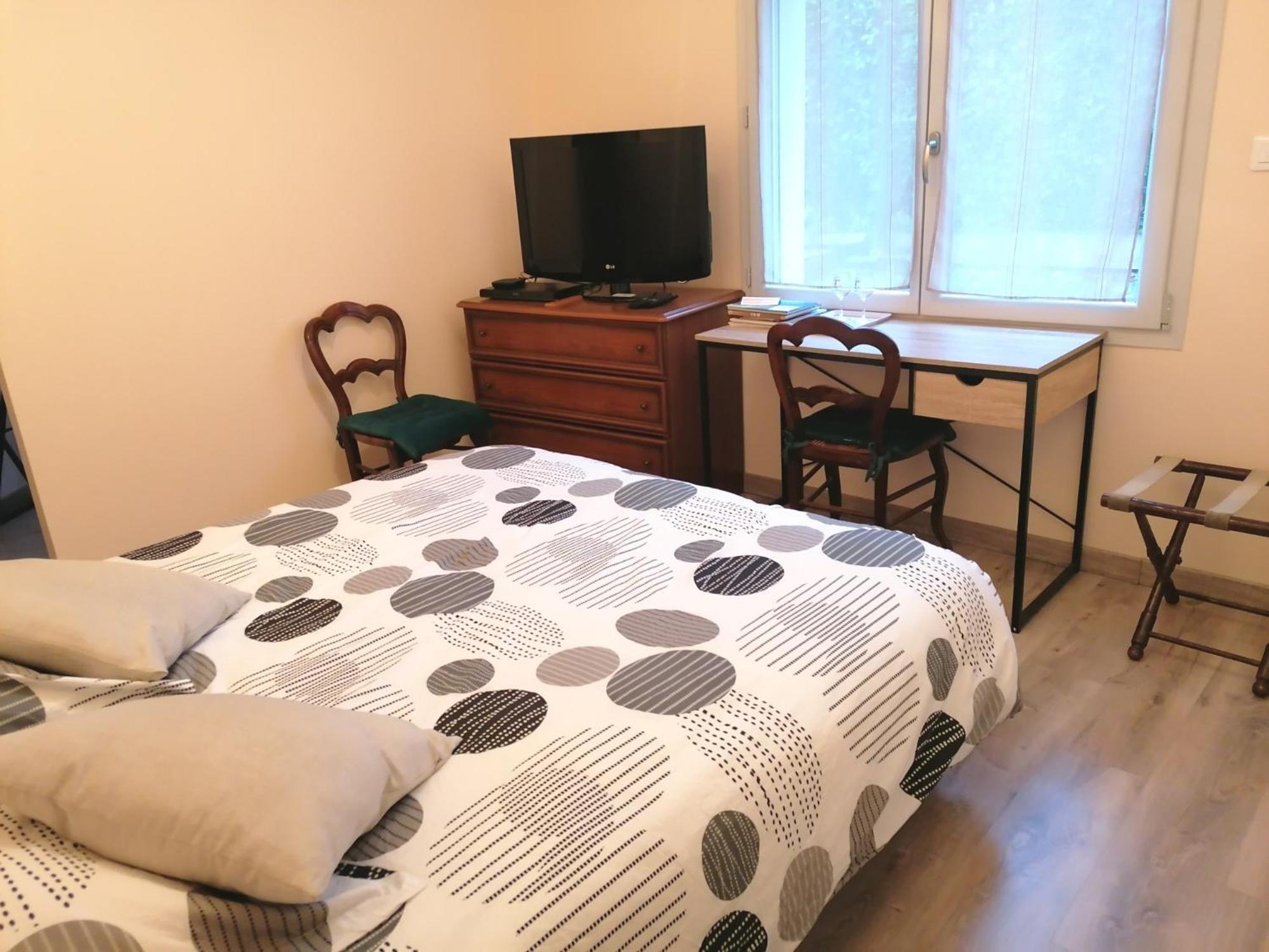 Chambre Et Table D'Hotes La Meule ポリニー エクステリア 写真