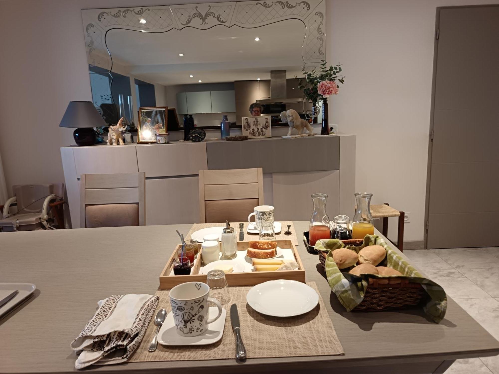 Chambre Et Table D'Hotes La Meule ポリニー エクステリア 写真